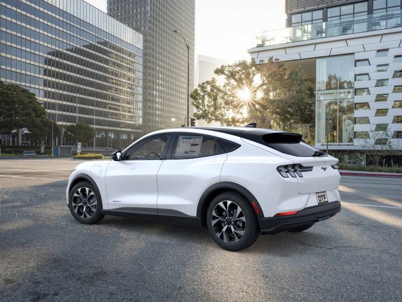 2025 Ford Mustang Mach-E Select photo 3