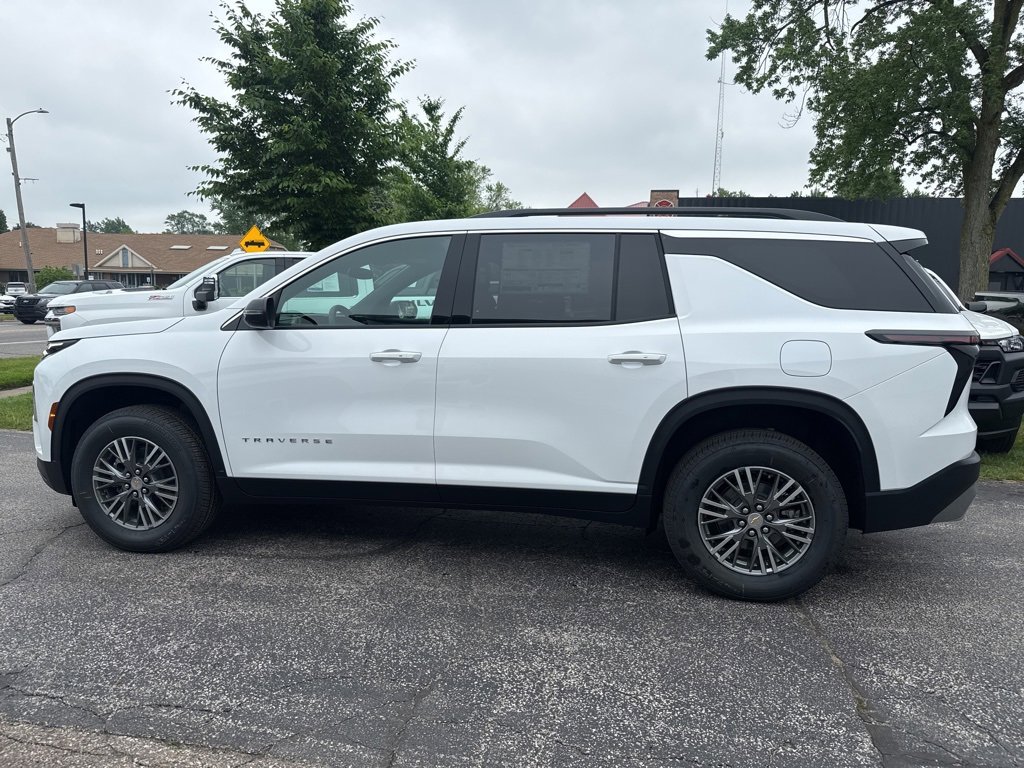 2025 Chevrolet Traverse photo 4