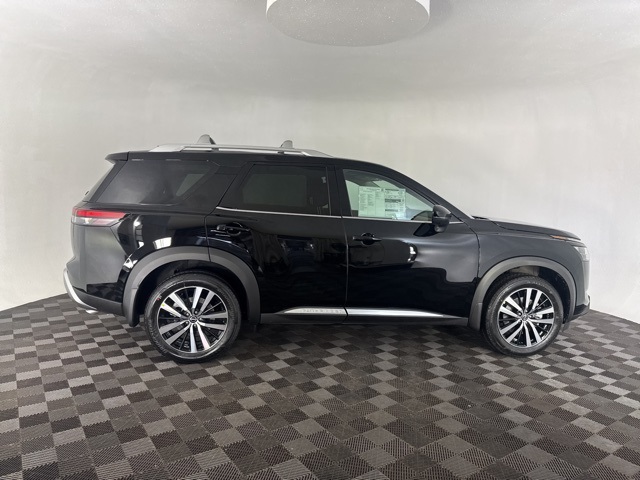 2025 Nissan Pathfinder Platinum photo 4