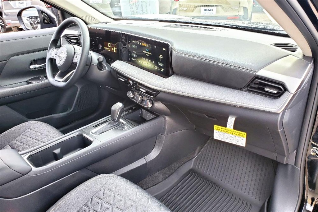 2025 Nissan Kicks SV photo 12