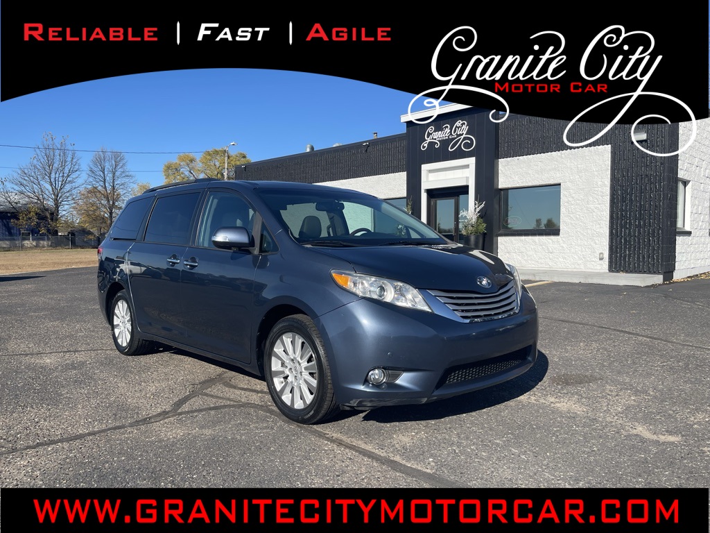 2014 Toyota Sienna Limited's photo