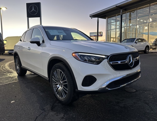 2026 Mercedes-Benz GLC Base's photo