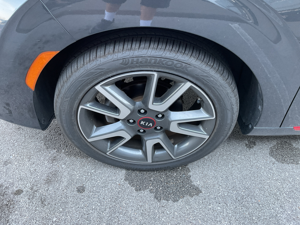 2021 Kia Soul GT-Line photo 3