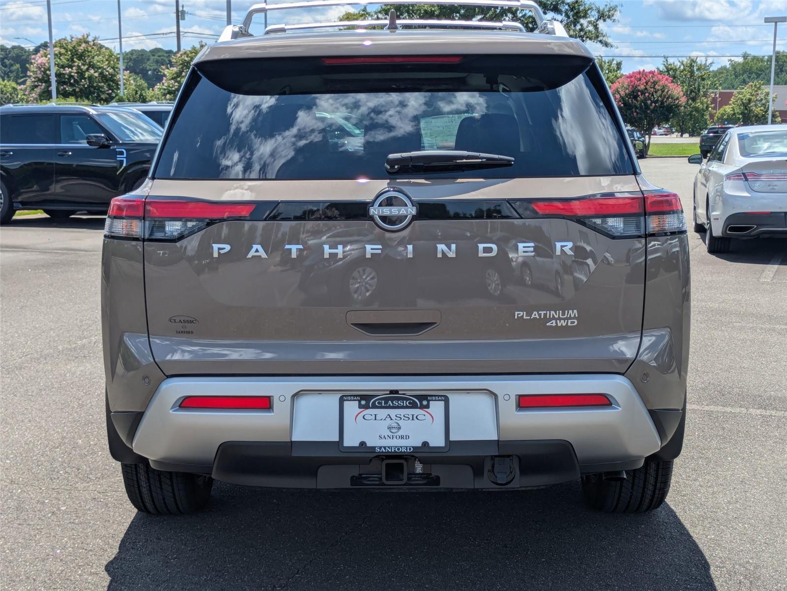 2025 Nissan Pathfinder Platinum photo 6