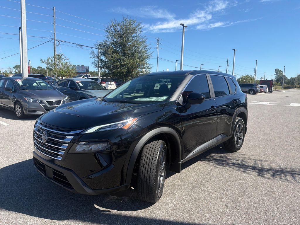 2026 Nissan Rogue SV photo 2