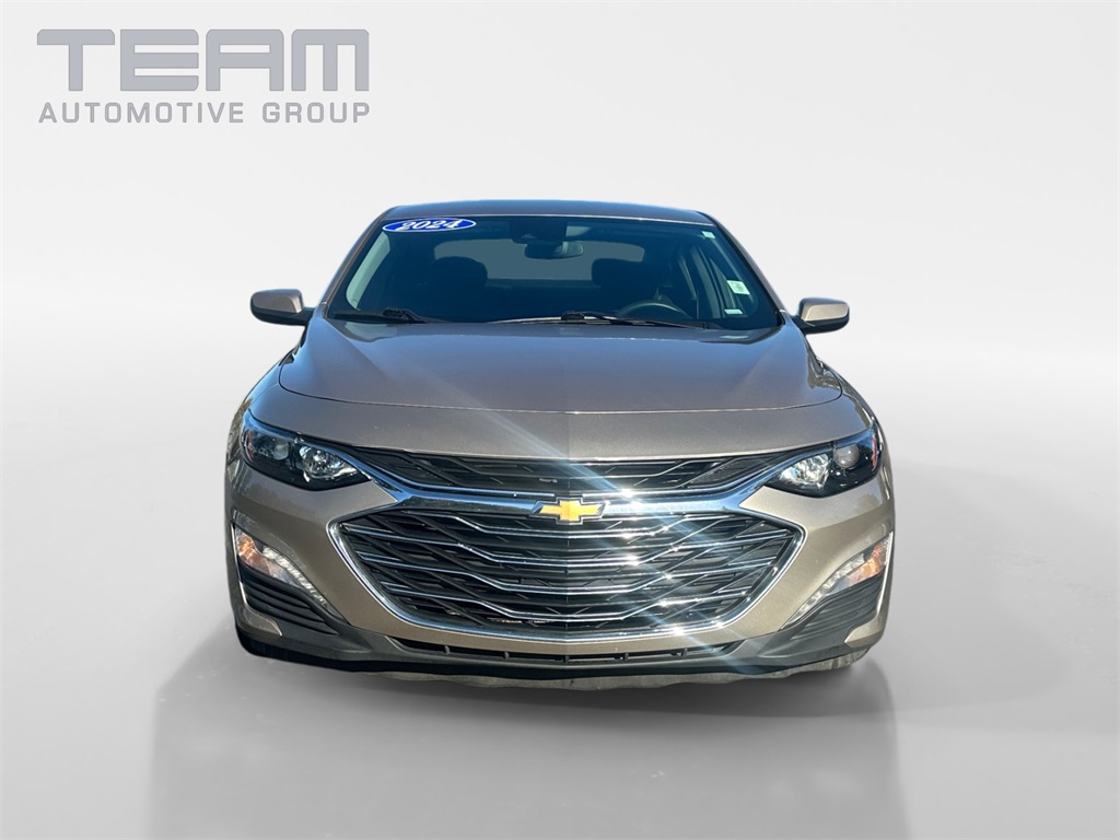 2024 Chevrolet Malibu 1LT photo 2