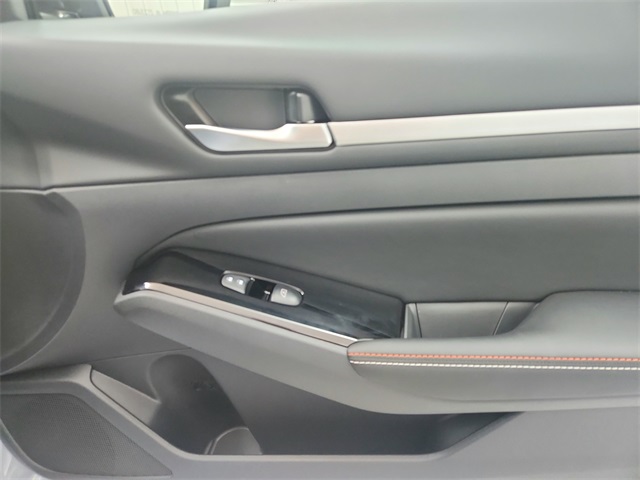 2025 Nissan Altima 2.5 SR photo 38