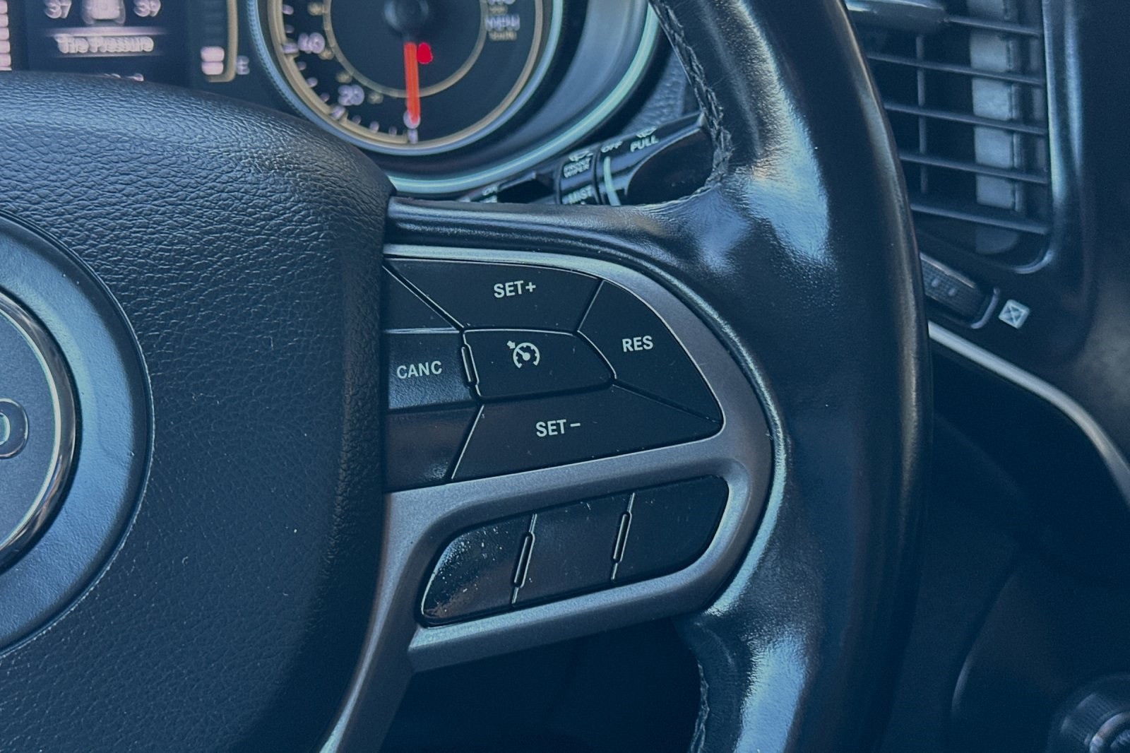 2021 Jeep Cherokee Latitude Lux photo 25