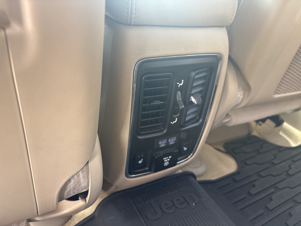 2021 Jeep Grand Cherokee Overland photo 15