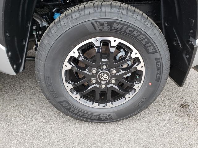 2025 Toyota Tundra SR5 CrewMax photo 20