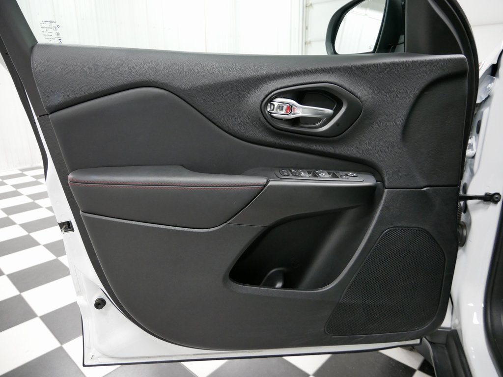 2022 Jeep Cherokee Trailhawk photo 13