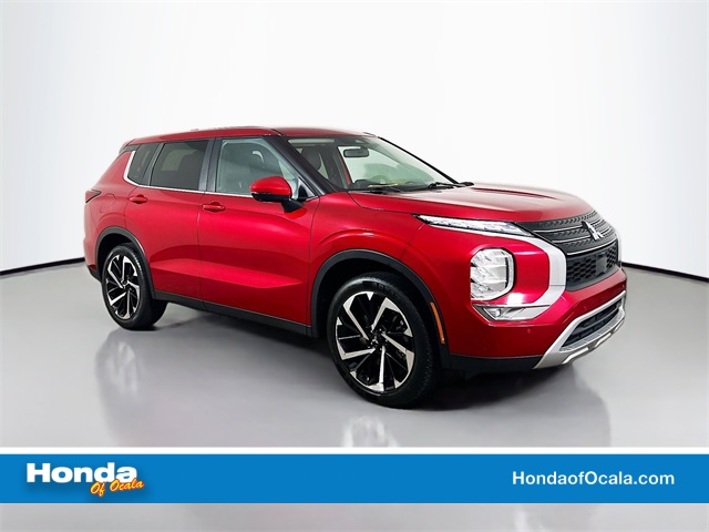 2024 Mitsubishi Outlander SE's photo