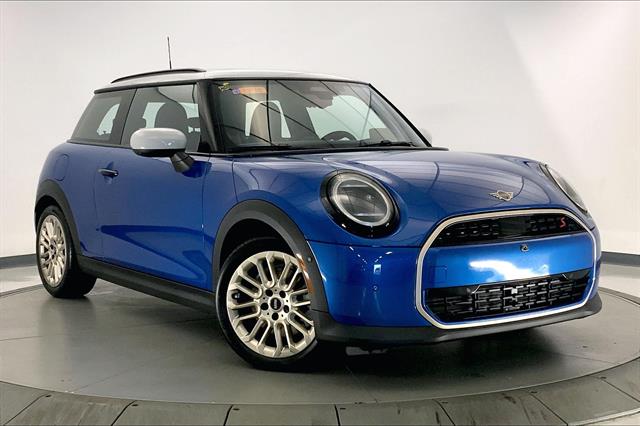 2025 MINI Hardtop 2 Door S's photo