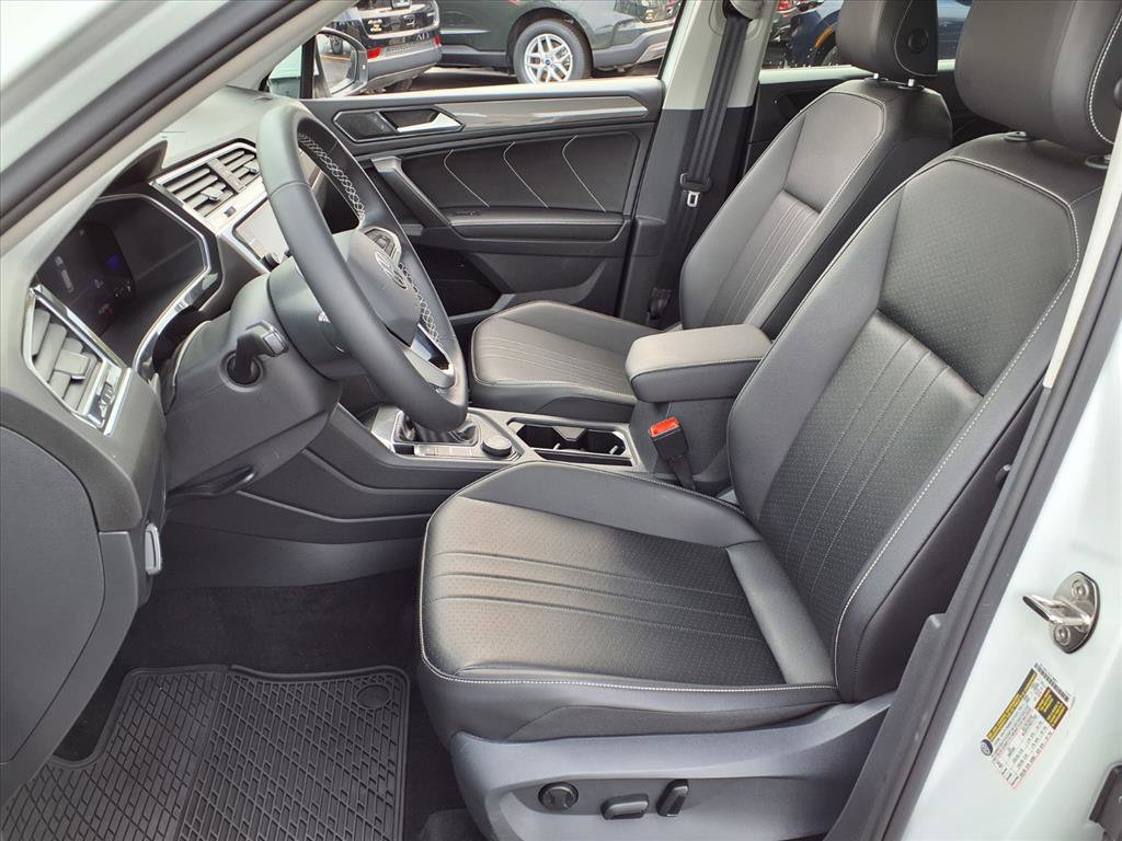 2022 Volkswagen Tiguan SE photo 3