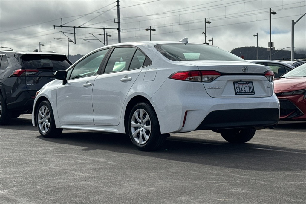 2024 Toyota Corolla LE photo 3