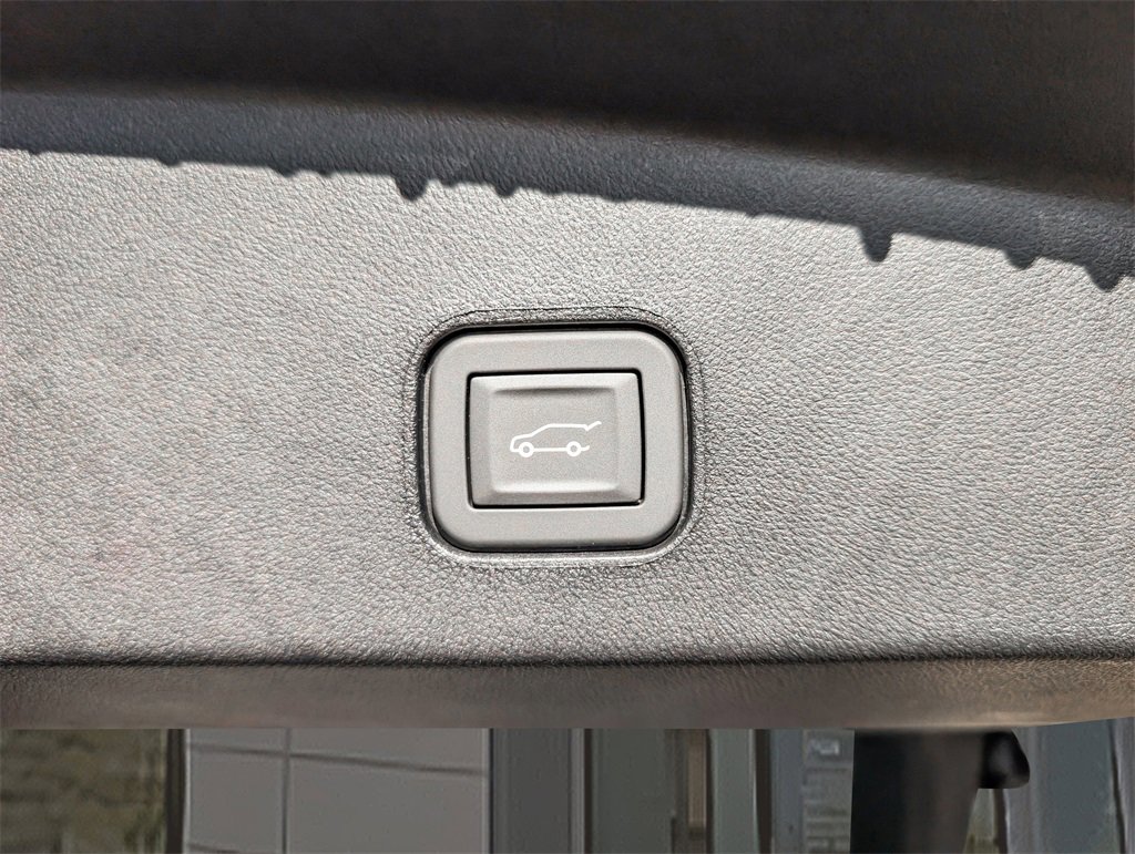 2026 Cadillac Lyriq Luxury photo 19