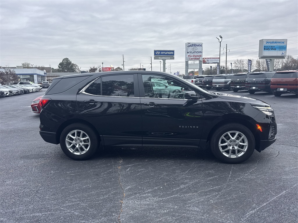 2024 Chevrolet Equinox LT photo 3