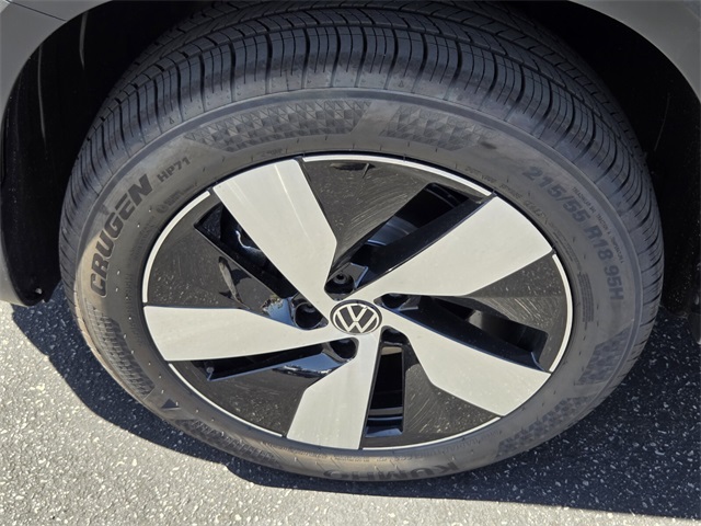2025 Volkswagen Taos S photo 4