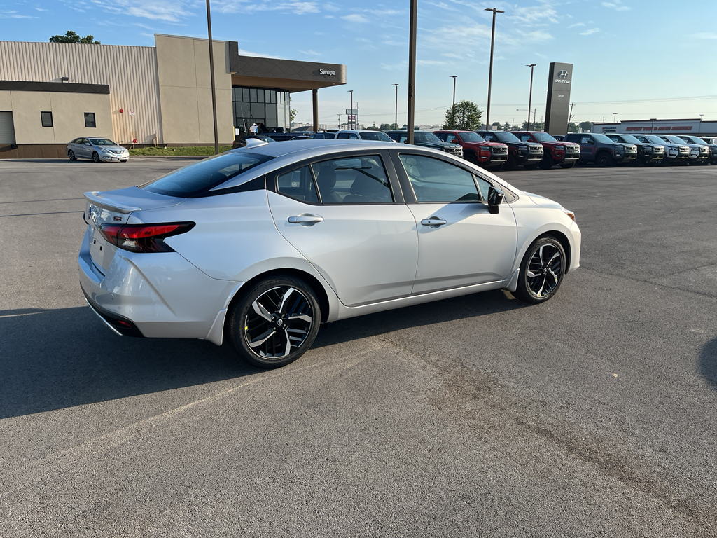 2025 Nissan Versa SR photo 2