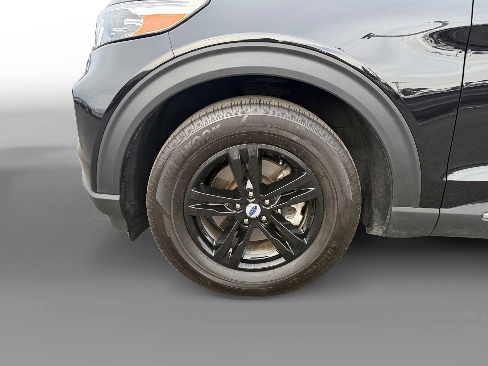 2023 Ford Explorer XLT photo 6
