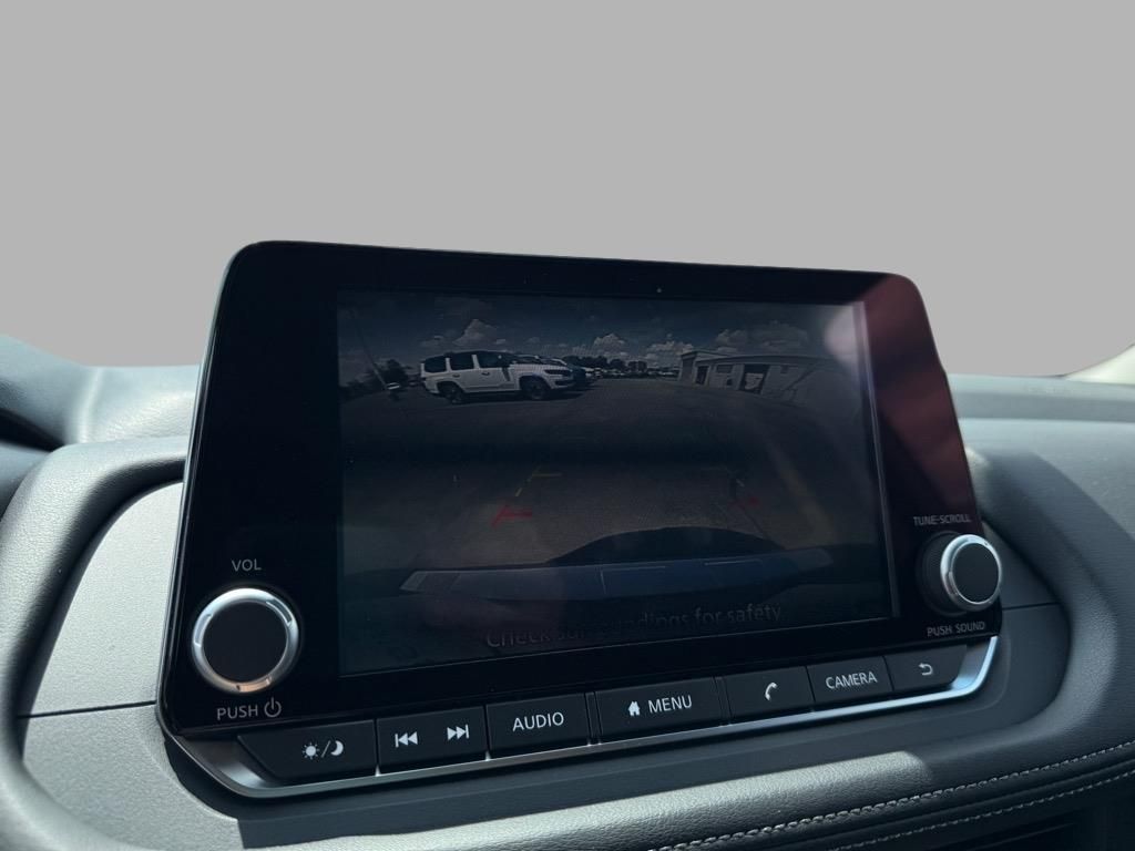 2025 Nissan Rogue SV photo 4