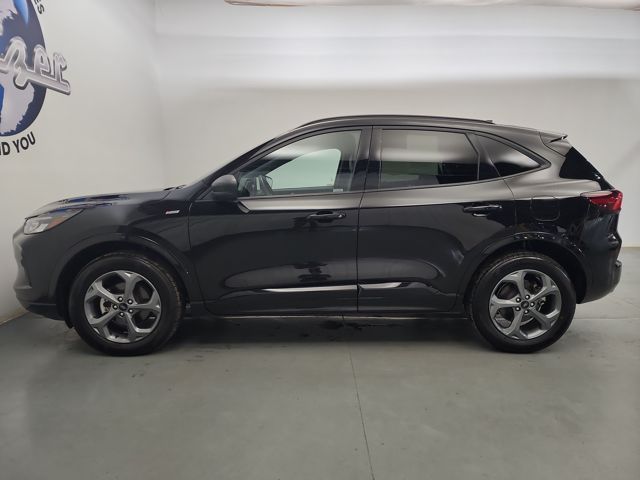 2024 Ford Escape ST-Line photo 2
