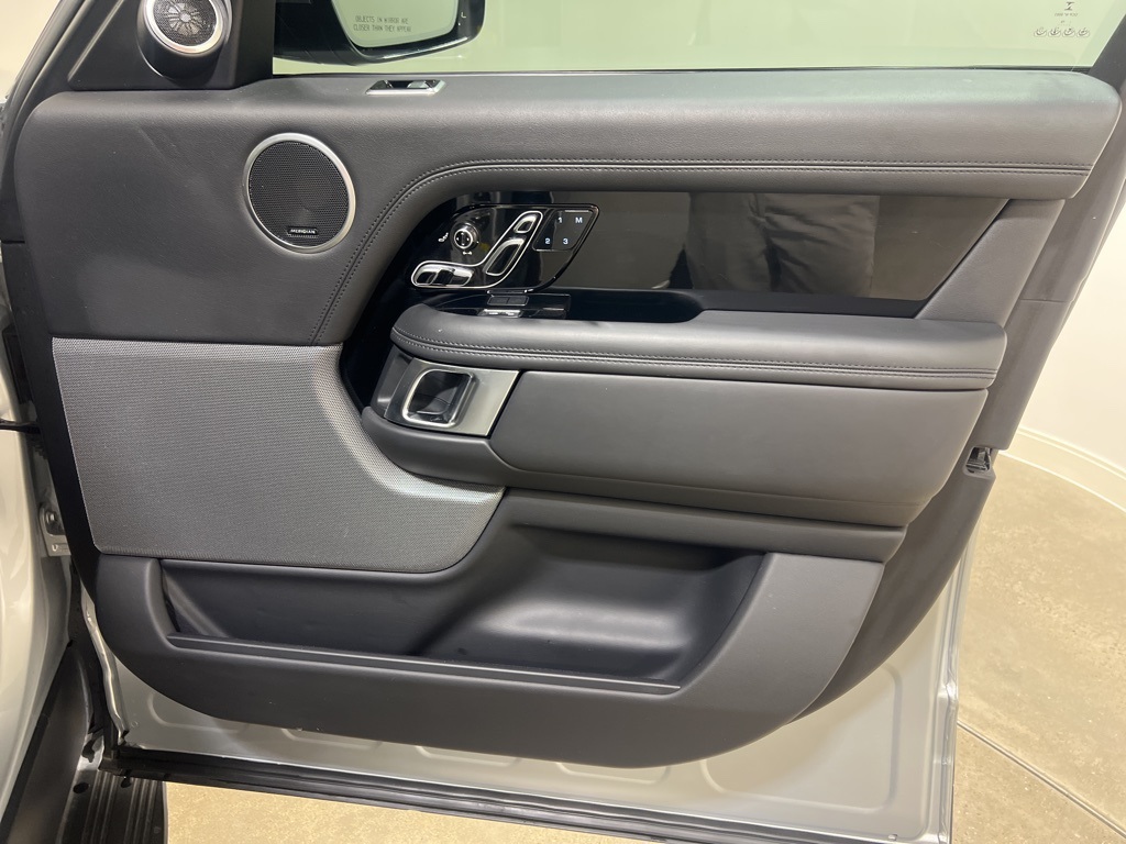 2020 Land Rover Range Rover HSE photo 20