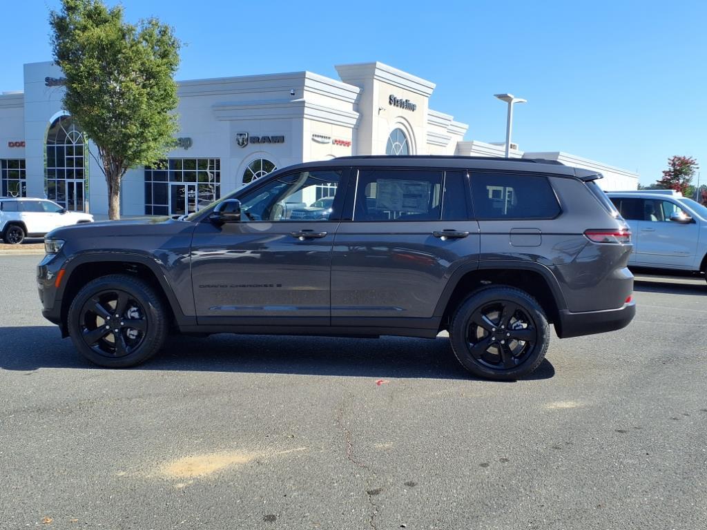 2025 Jeep Grand Cherokee Limited photo 16