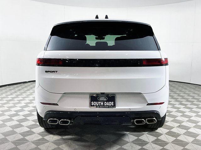 2025 Land Rover Range Rover Sport SE photo 4