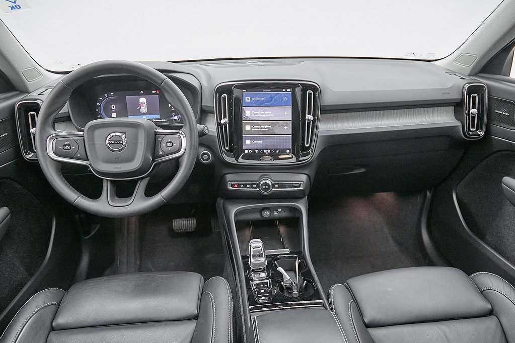 2024 VOLVO XC40 - Image 24