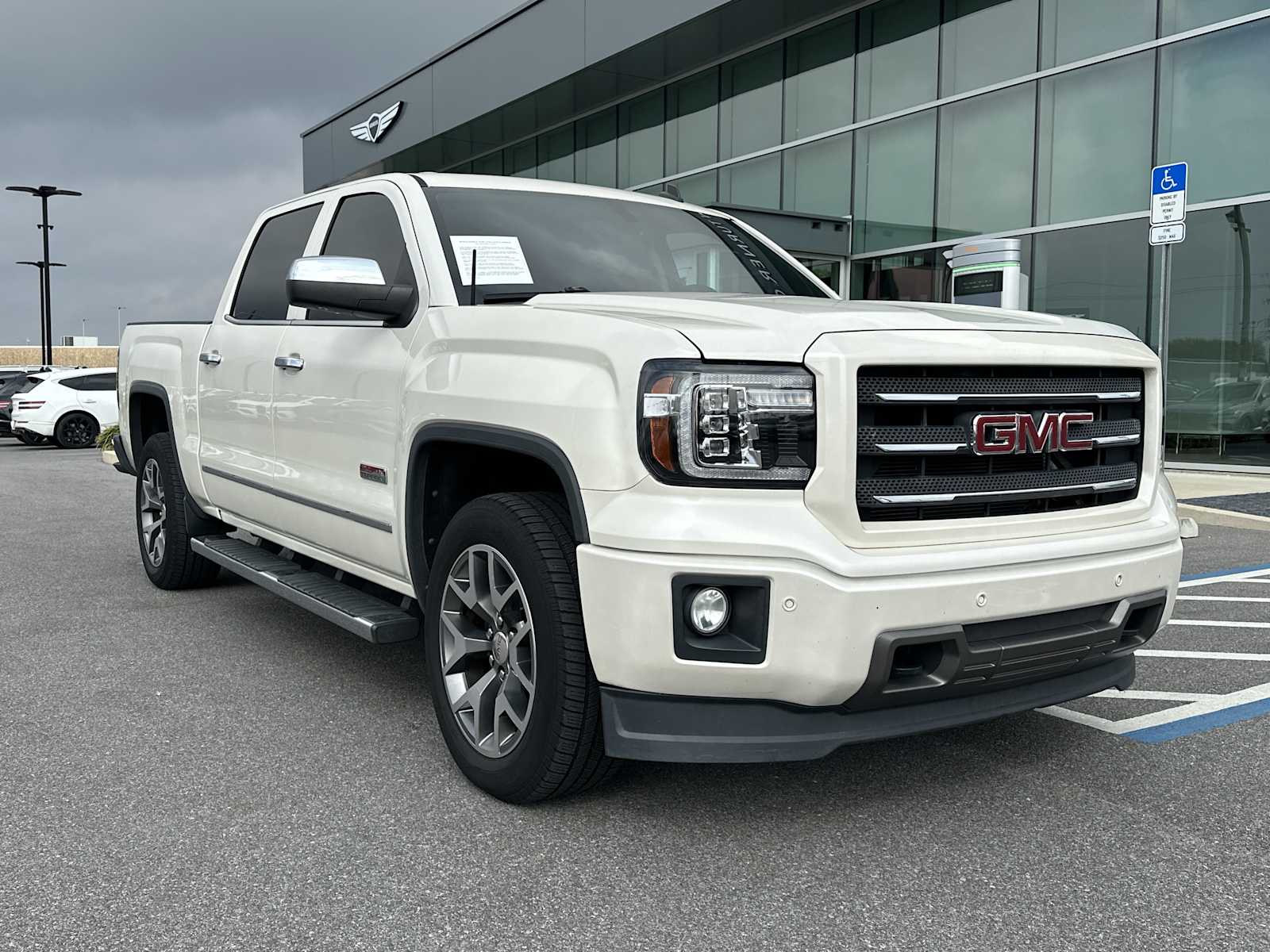 2014 GMC Sierra 1500 SLT's photo