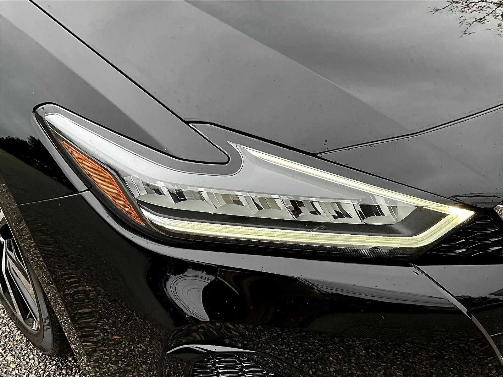 2023 Nissan Maxima SV photo 31