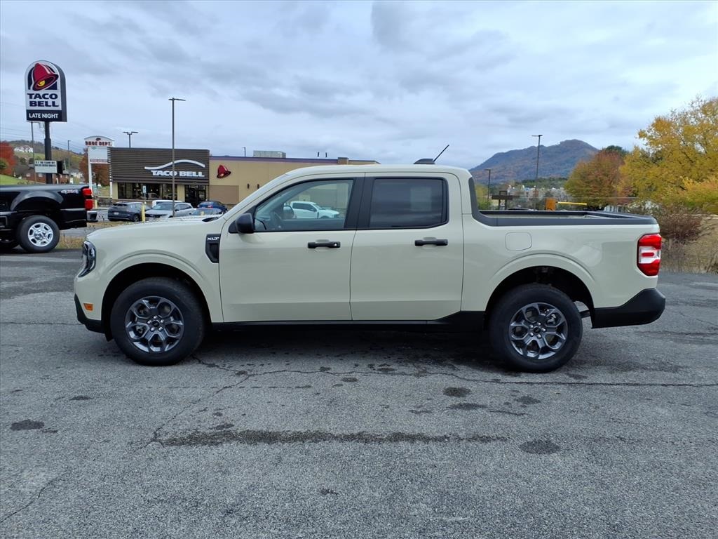 2025 Ford Maverick XLT photo 2