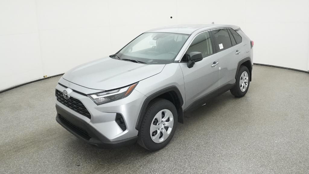 2025 Toyota RAV4 LE's photo