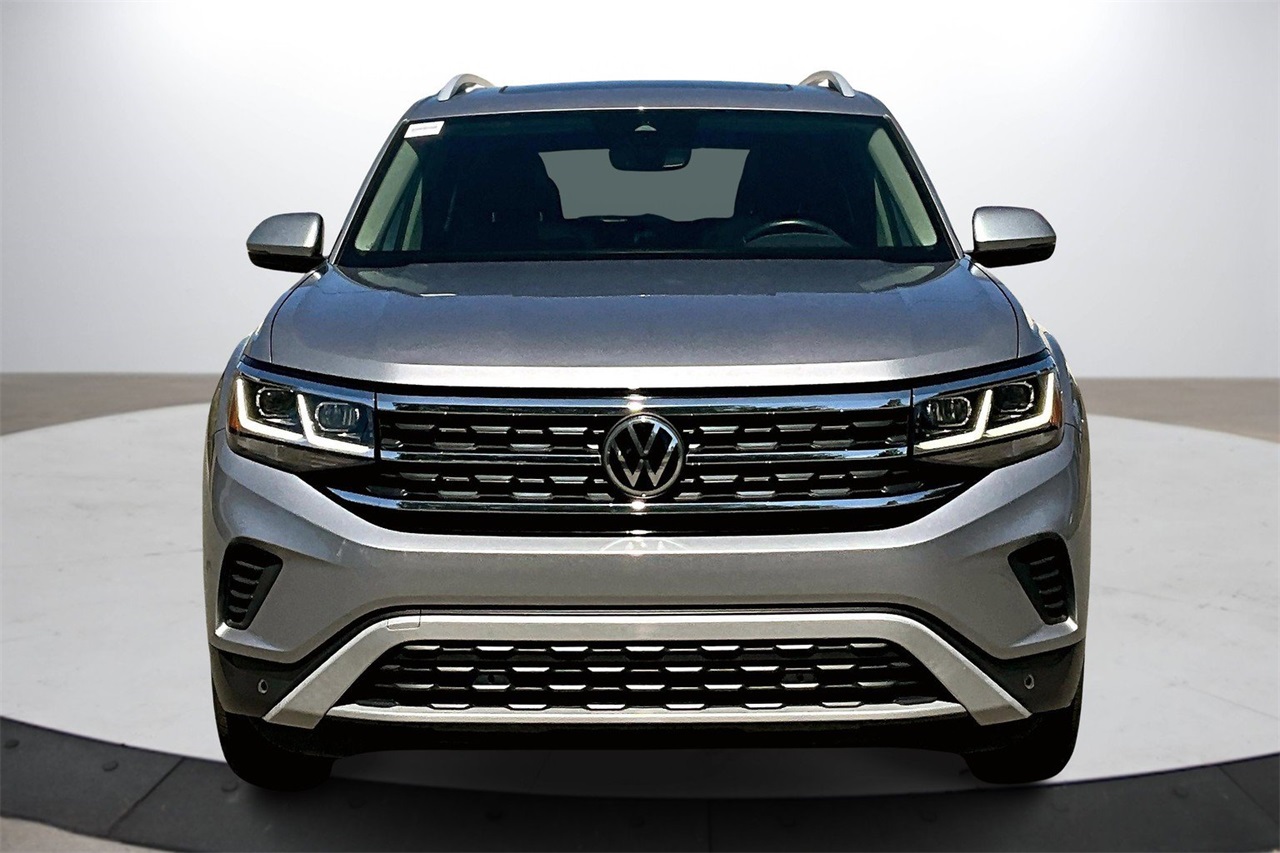 2021 Volkswagen Atlas SEL photo 3