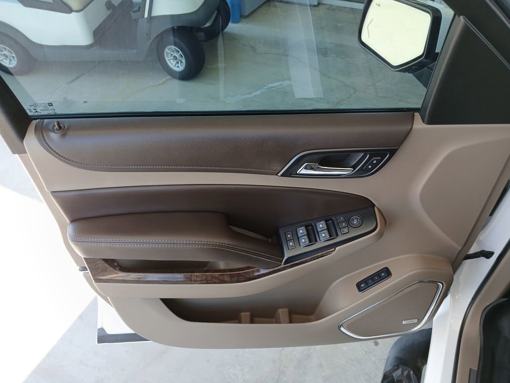 2018 Chevrolet Suburban LT photo 23