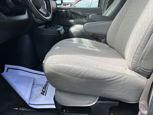 2016 Chevrolet Express Passenger 2500 LS photo 9
