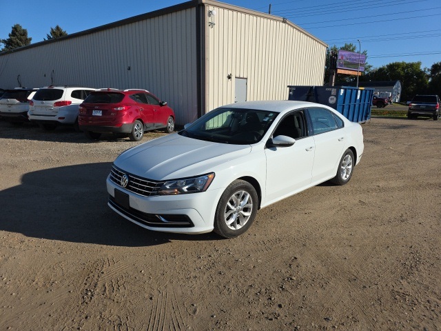 2018 Volkswagen Passat 2.0T S photo 4