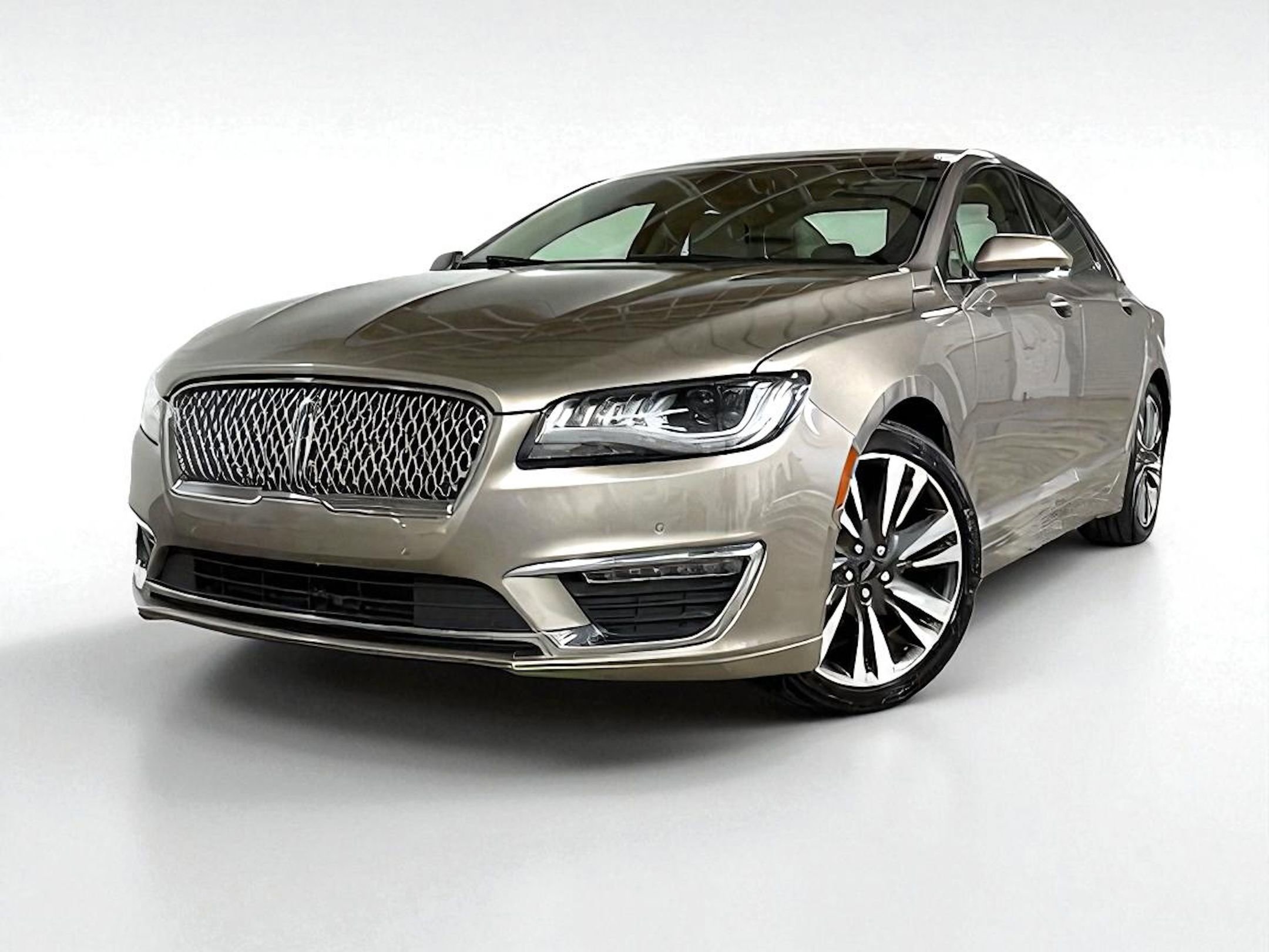 2020 Lincoln MKZ Hybrid Reserve photo 13