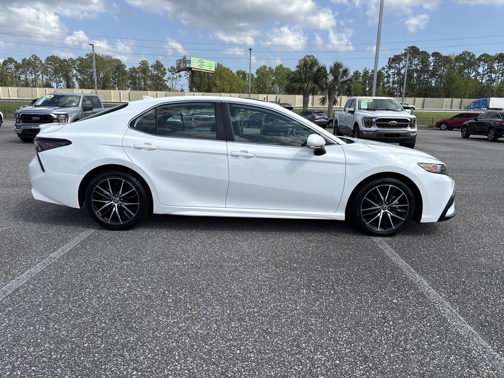 2023 Toyota Camry SE photo 6