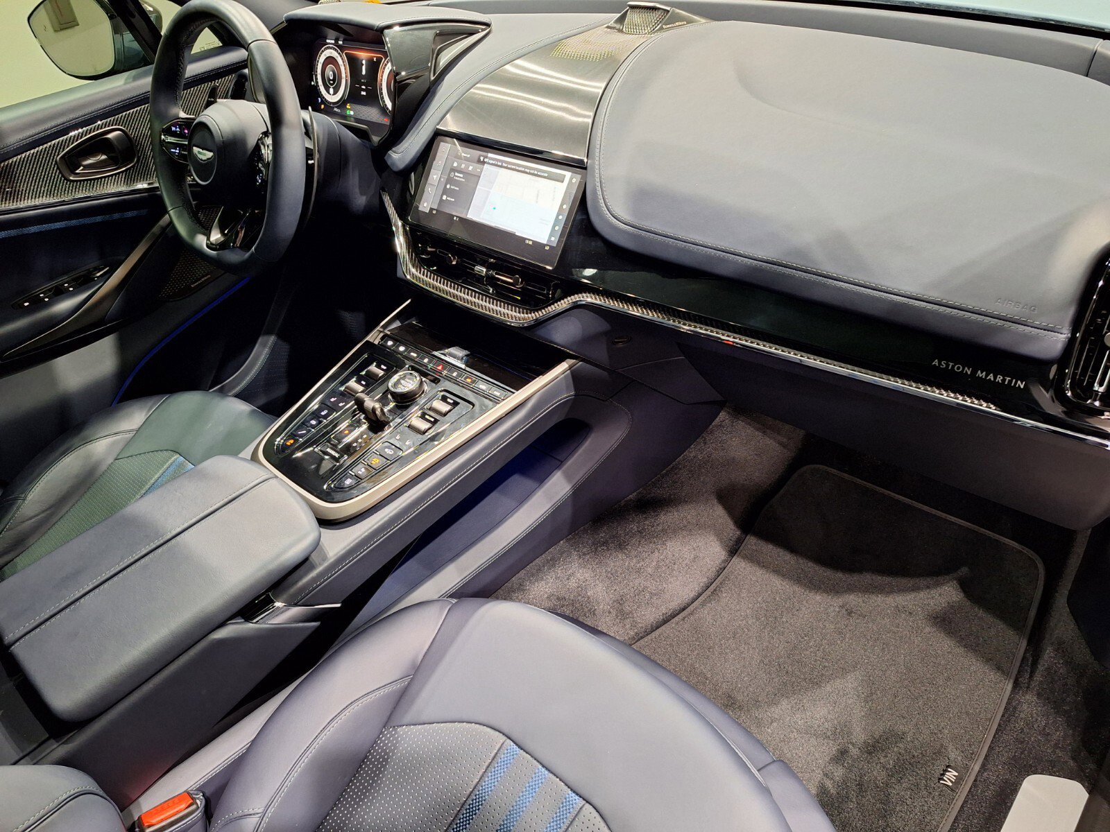 2025 Aston Martin DBX AM8 DBX707 photo 23