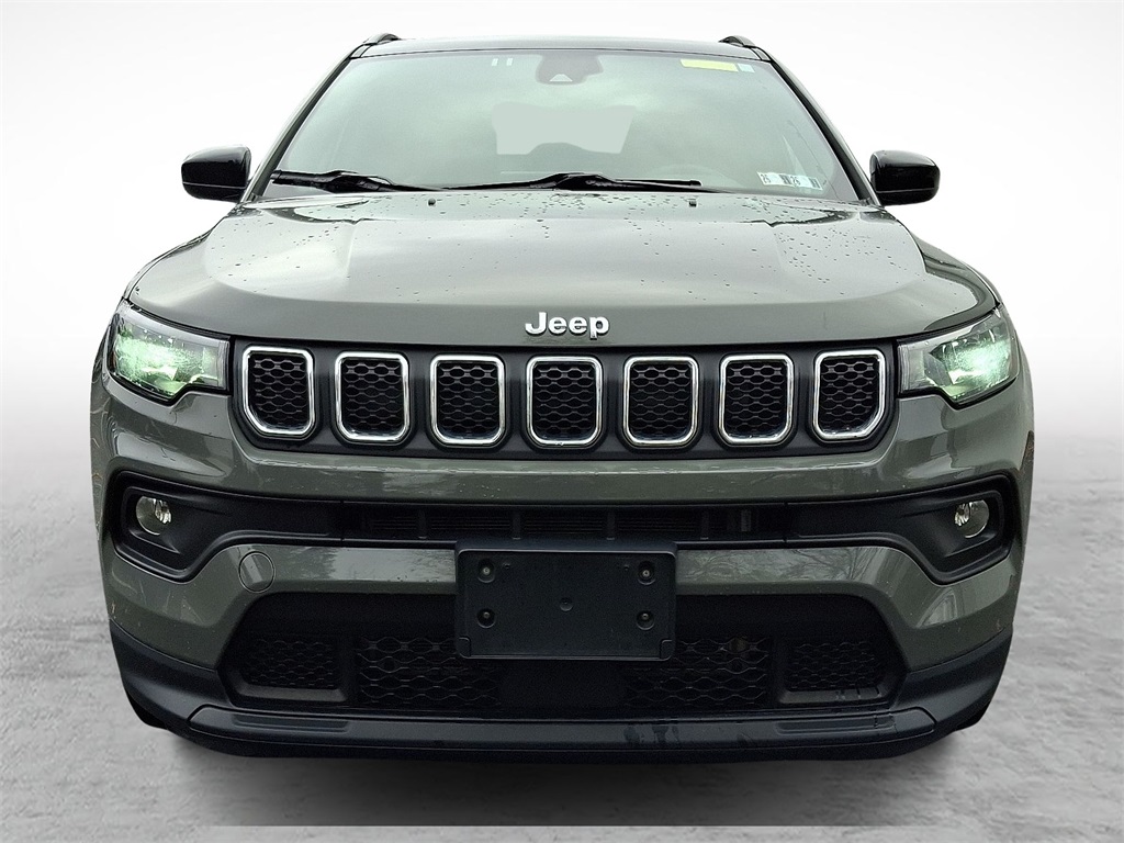 2024 Jeep Compass Latitude photo 2