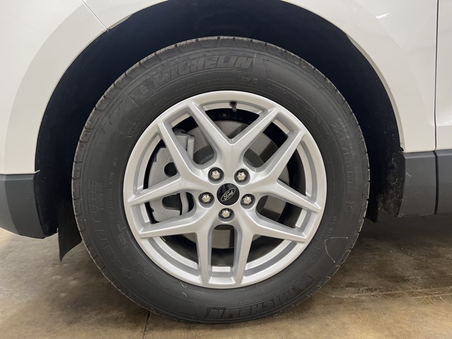 2024 Ford Edge SEL photo 9