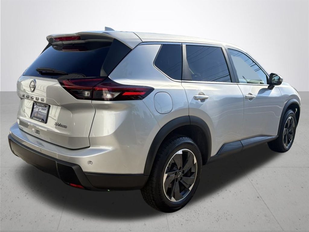 2024 Nissan Rogue SV photo 5