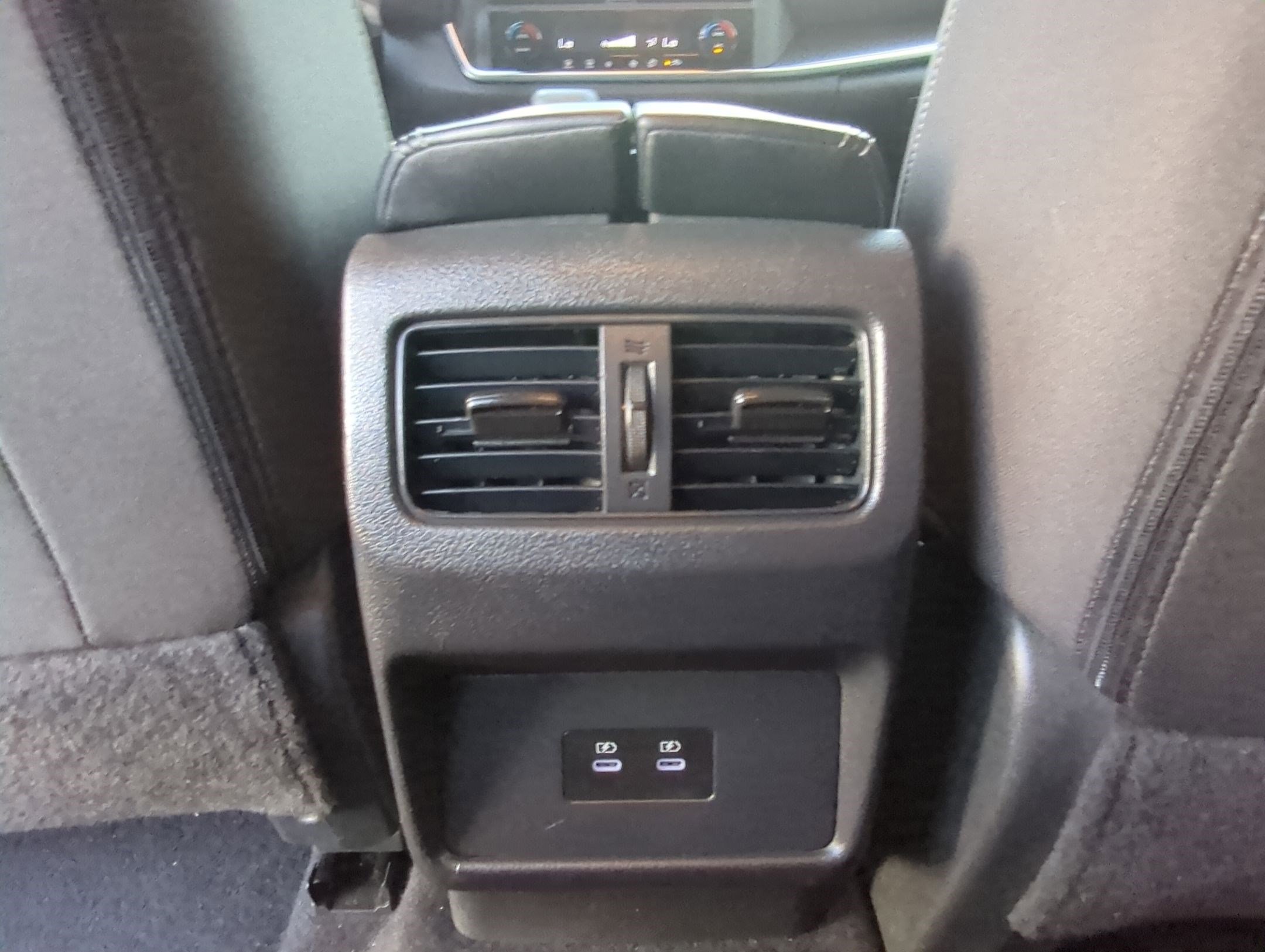 2024 Nissan Rogue SV photo 30