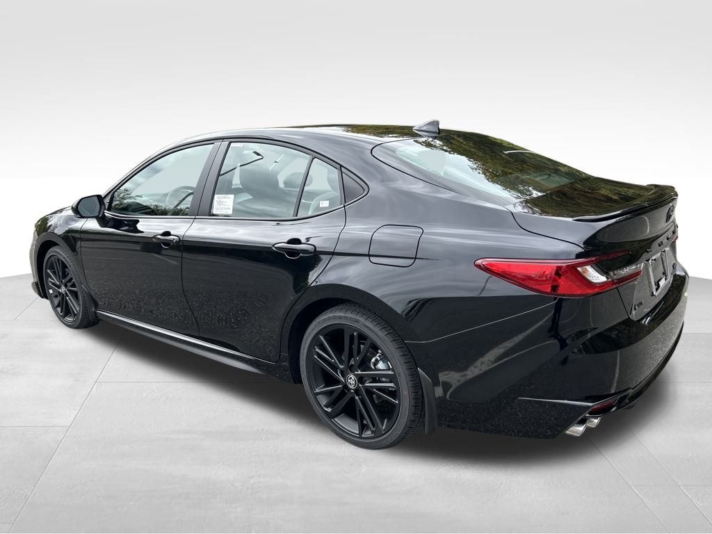 2026 Toyota Camry SE photo 3