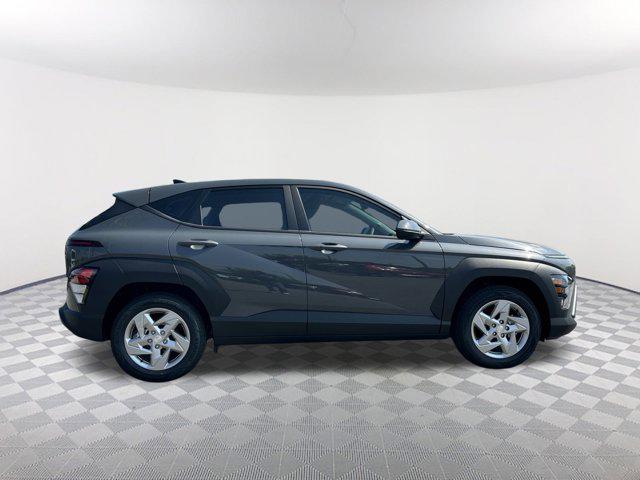 2026 Hyundai Kona SE photo 4