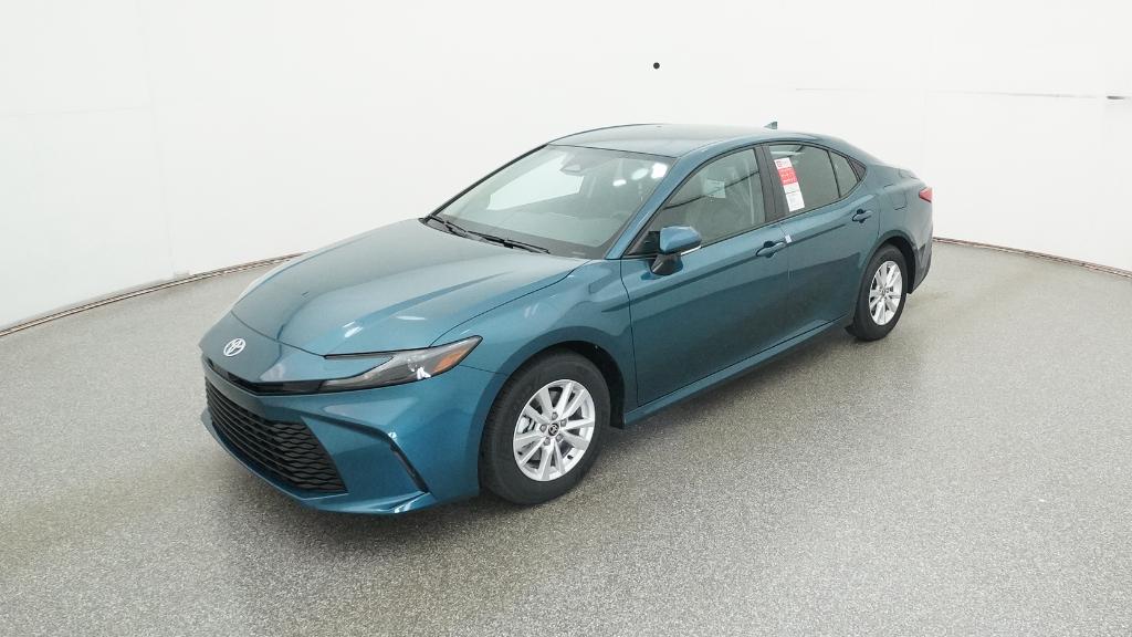 2026 Toyota Camry LE's photo