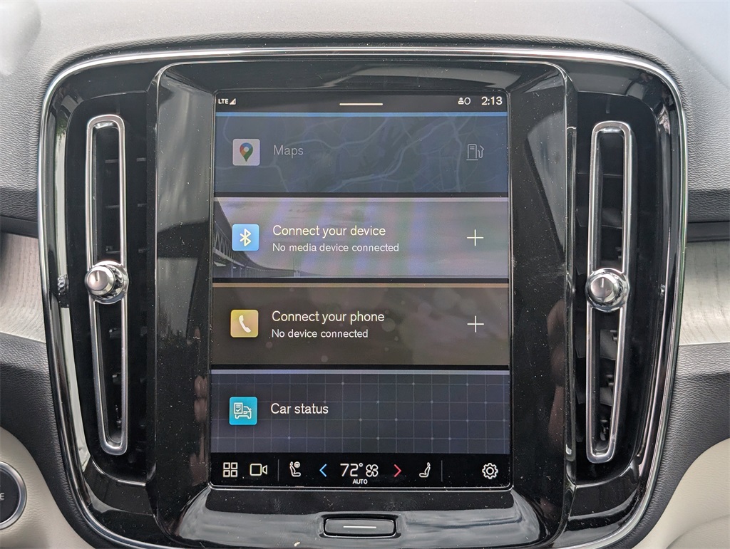 2025 Volvo XC40 photo 18