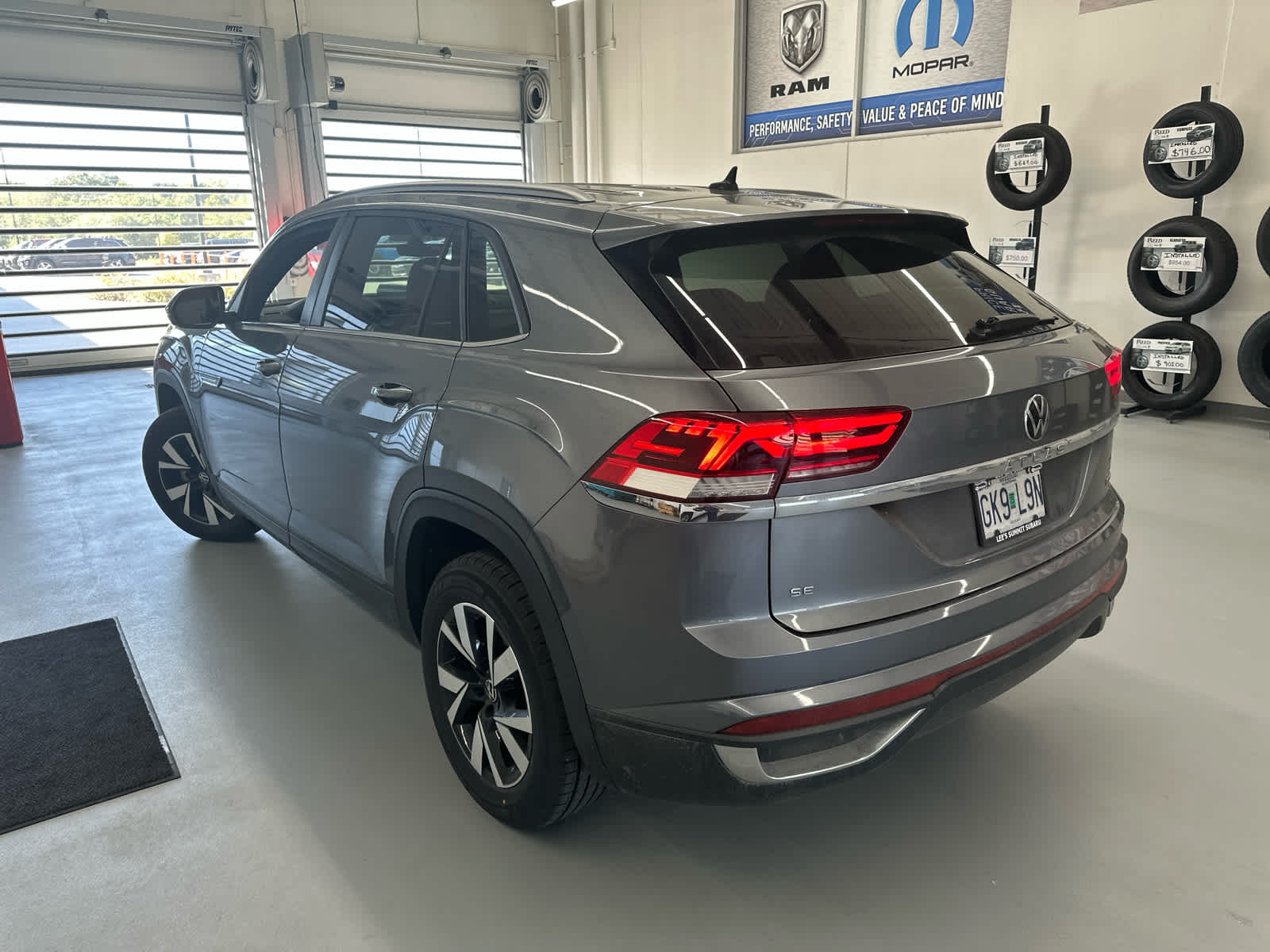2022 Volkswagen Atlas Cross Sport SE photo 8